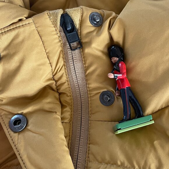 NWOT Patagonia Silent Down Jacket Women's Size M Retail $269! Style 27935 - Picture 6 of 7